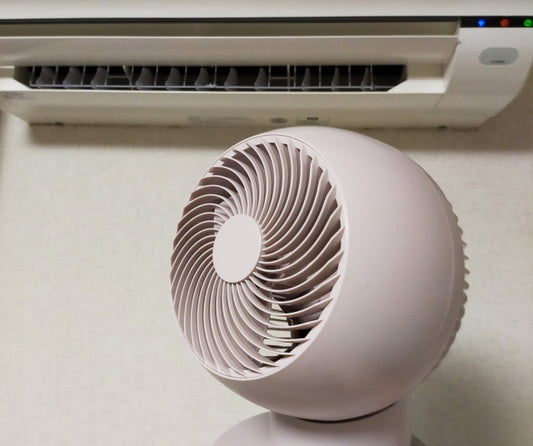 【図解付き】冷房でも暖房でも使えるエアコン使用時のサーキュレータを効果的に配置する方法